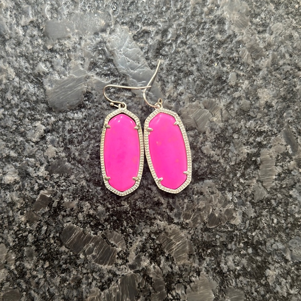 Kendra Scott Elle silver drop earrings in pink glass